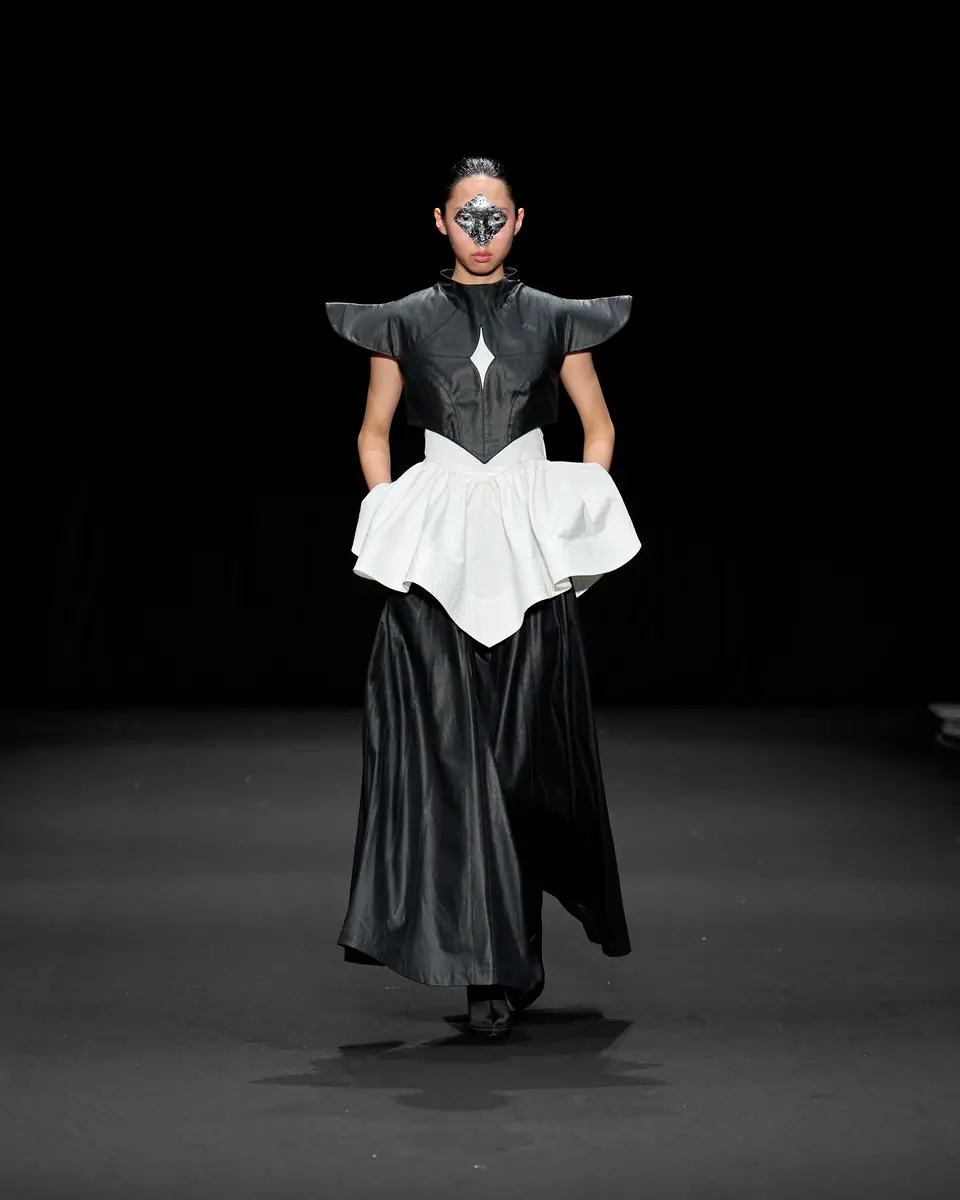 Modelo en pasarela de Fashion Week